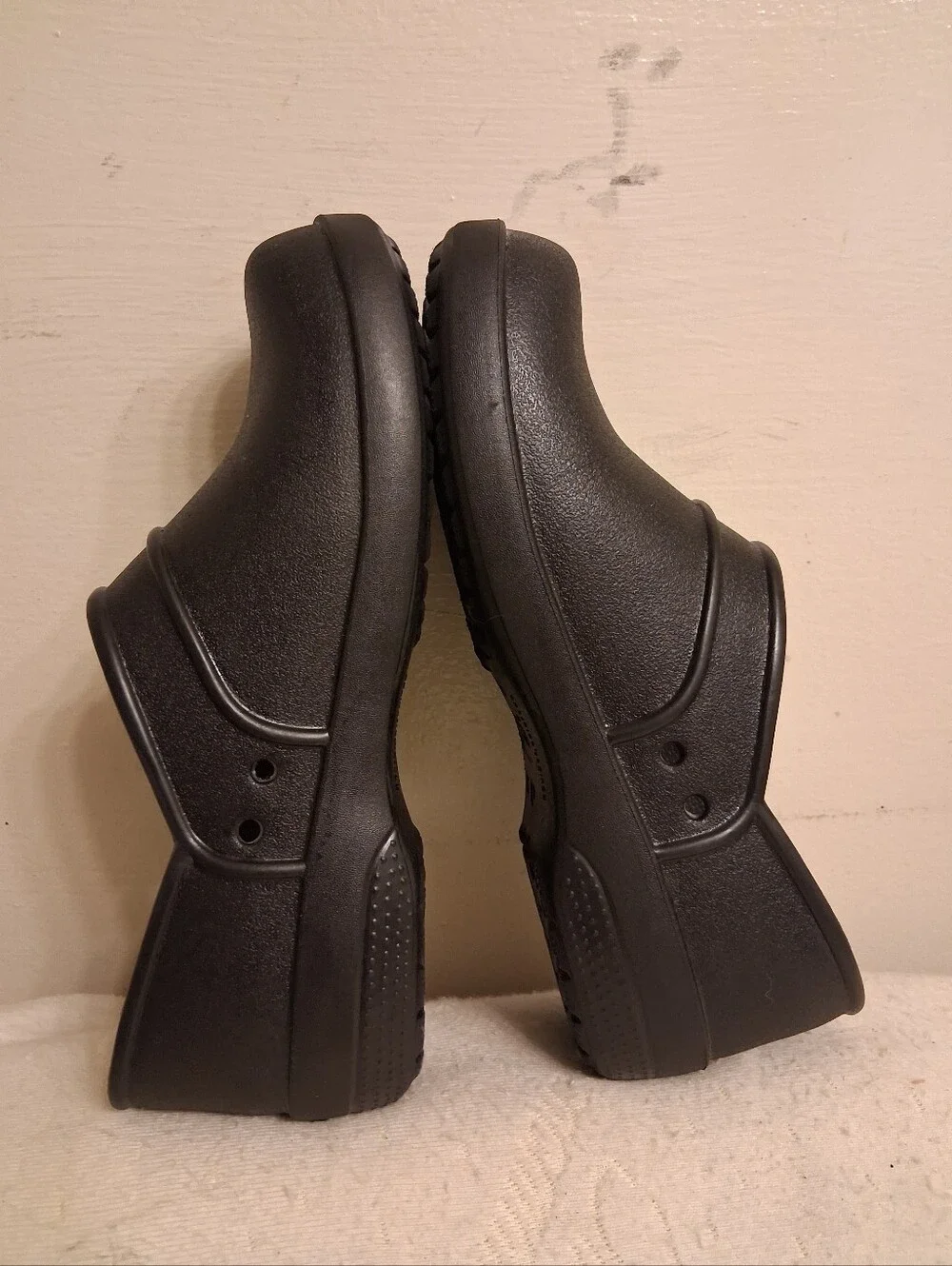 Womens CROCS Black Slip-On Clog Shoes Size 8 good for Nurses